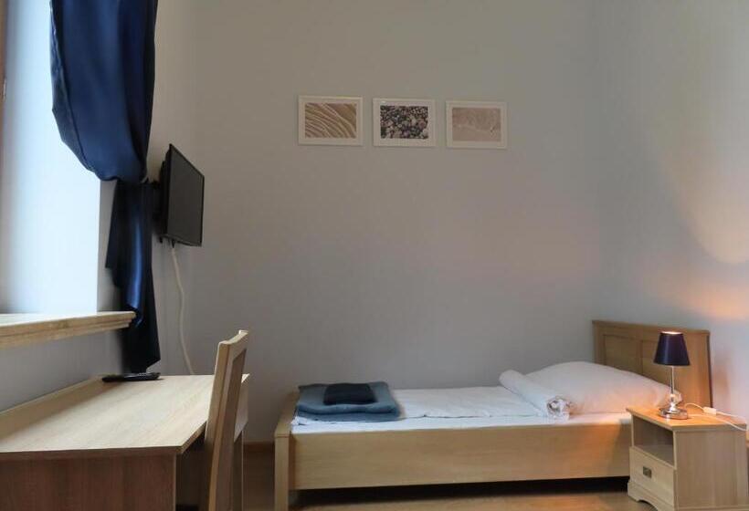 ペンション Dobry Zakątek Dom Rekolekcyjny