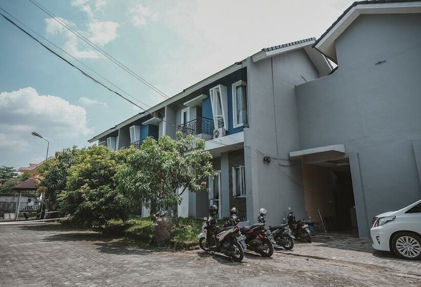 بنسيون Reddoorz @ Jamin Ginting Medan