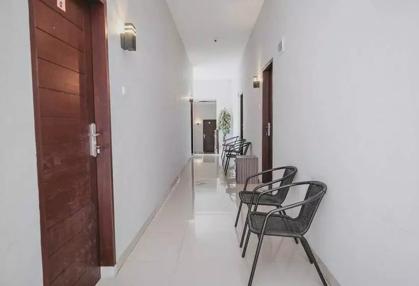 ペンション Reddoorz @ Jamin Ginting Medan