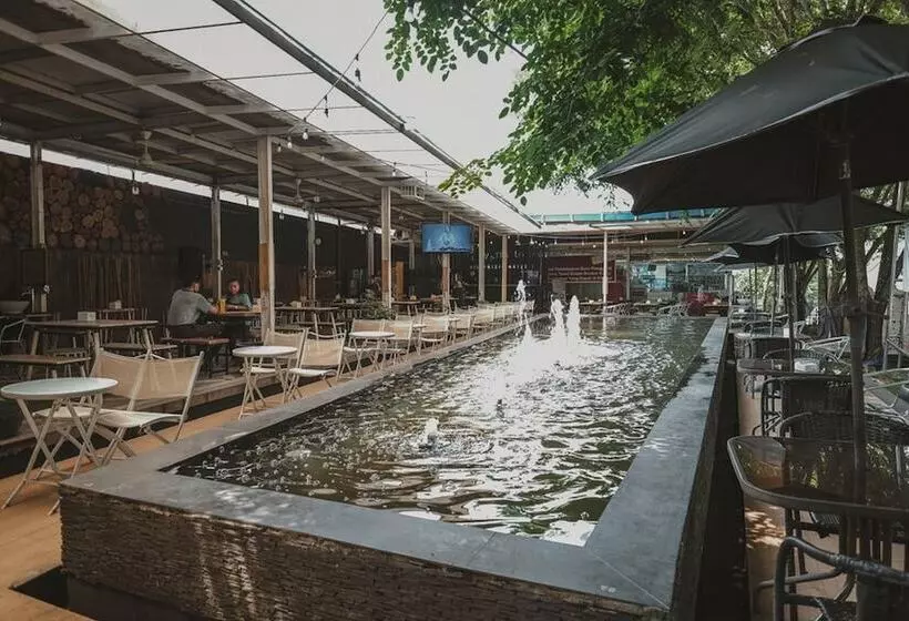 ペンション Reddoorz @ Jamin Ginting Medan