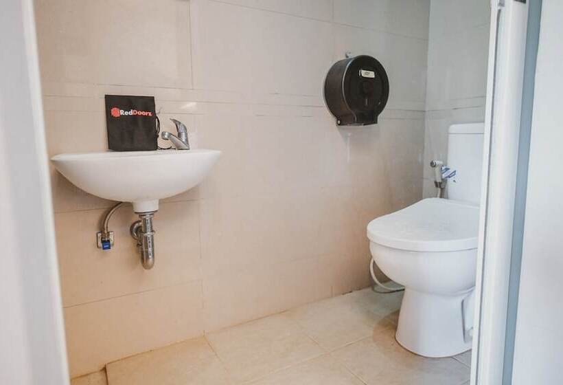 بنسيون Reddoorz @ Jamin Ginting Medan