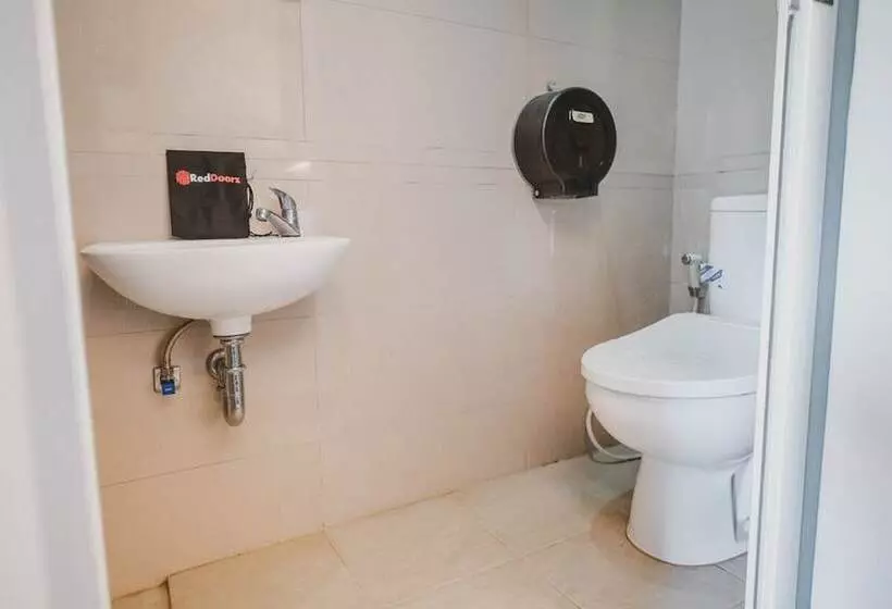 ペンション Reddoorz @ Jamin Ginting Medan