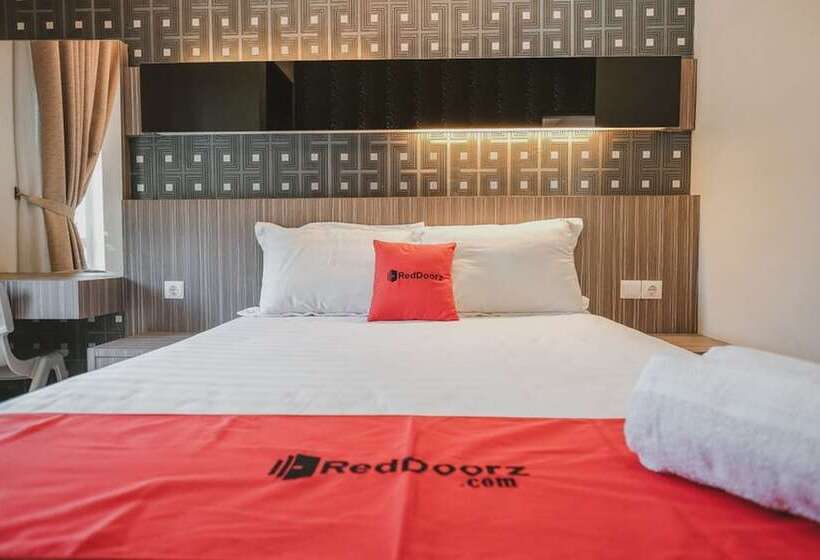 بنسيون Reddoorz @ Jamin Ginting Medan