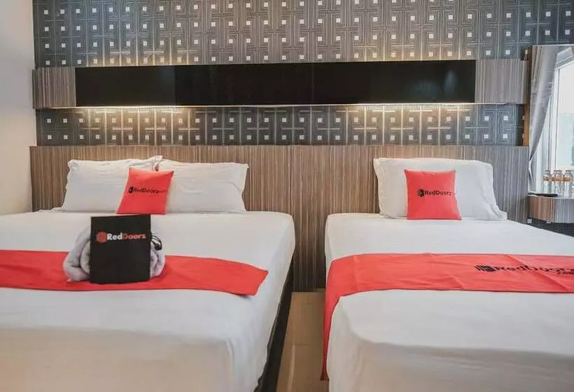 ペンション Reddoorz @ Jamin Ginting Medan