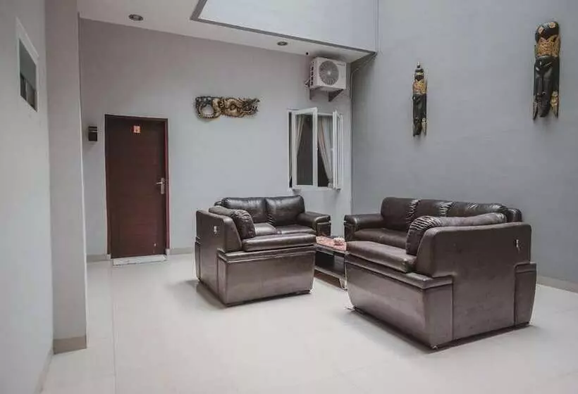 ペンション Reddoorz @ Jamin Ginting Medan