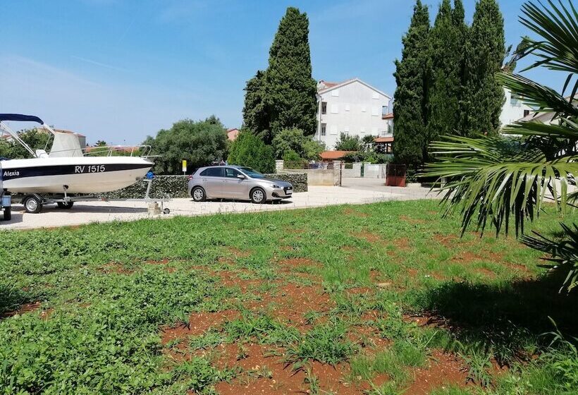 Pensjonat Viktor Rooms And Apartments