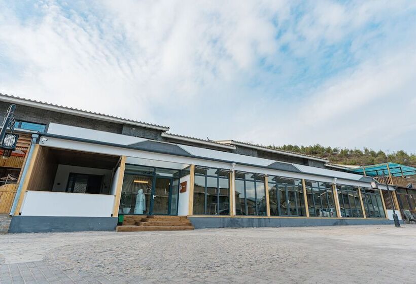 ペンション Vinawhisper Boutique