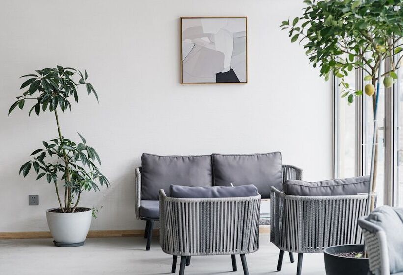 ペンション Vinawhisper Boutique