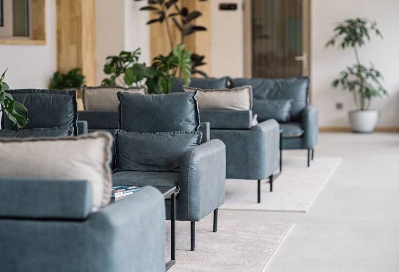 ペンション Vinawhisper Boutique