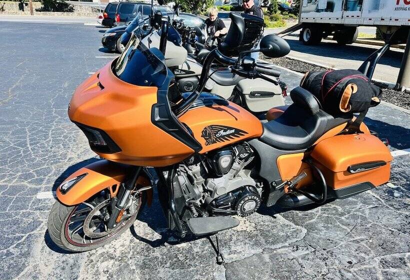 فندق Alpine Valley Inn