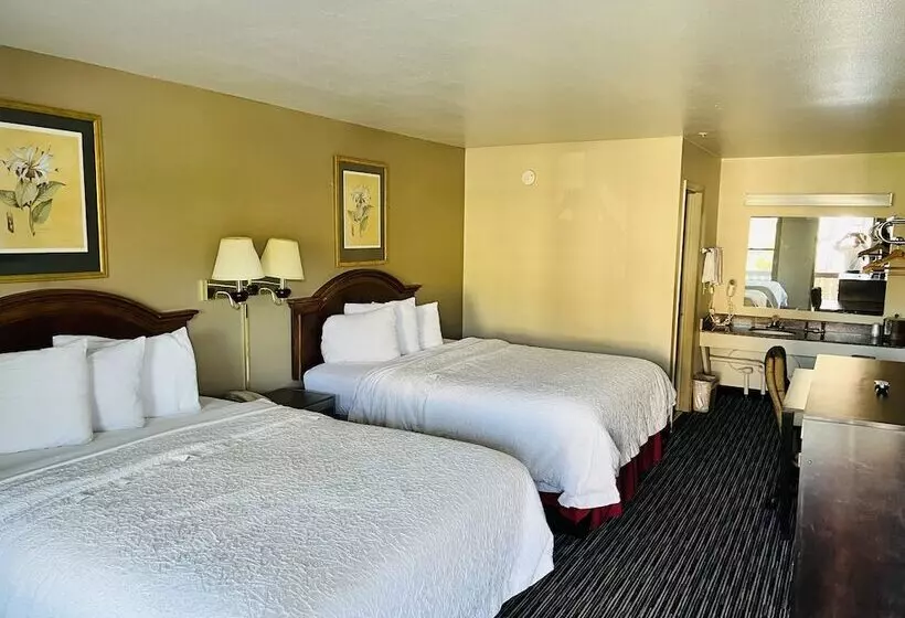 酒店 Alpine Valley Inn