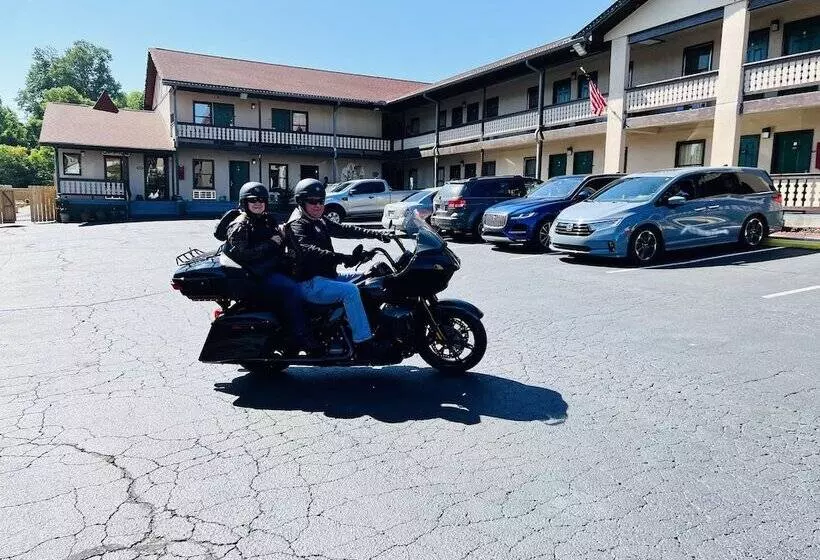 酒店 Alpine Valley Inn