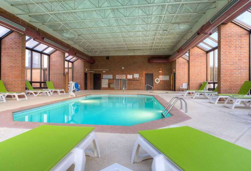 فندق Comfort Inn & Suites Evansville Airport