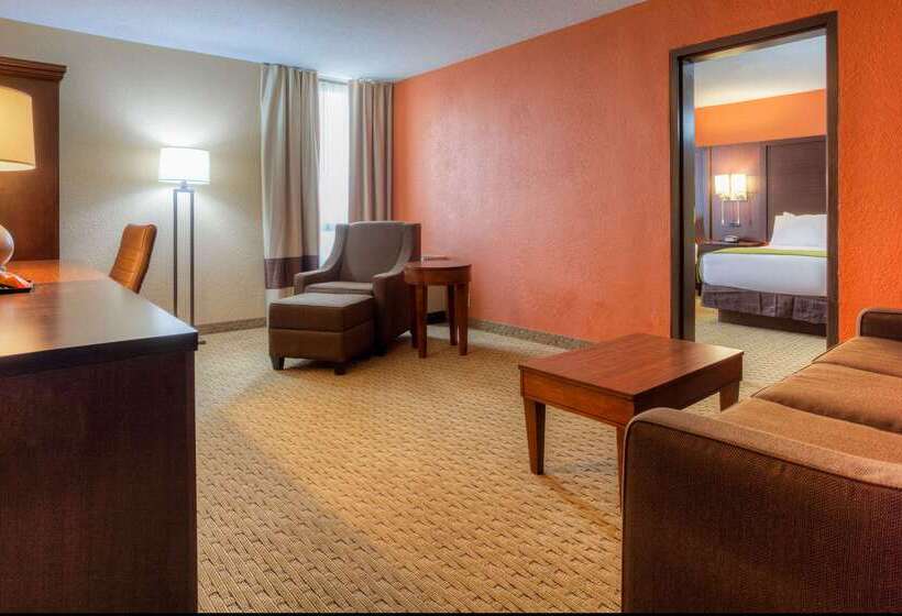 فندق Comfort Inn & Suites Evansville Airport