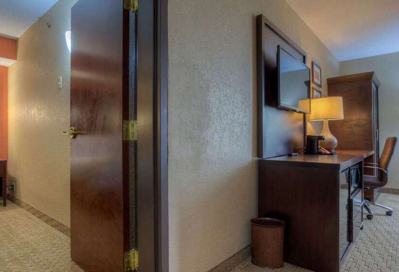 فندق Comfort Inn & Suites Evansville Airport