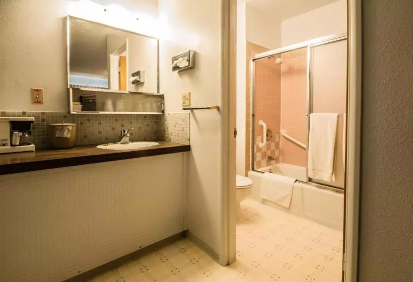 Отель Dreamers Lodge