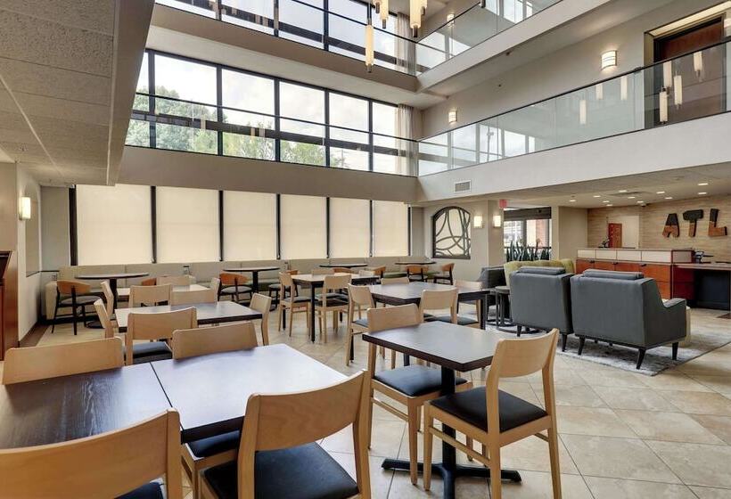 هتل Drury Inn & Suites Atlanta Marietta