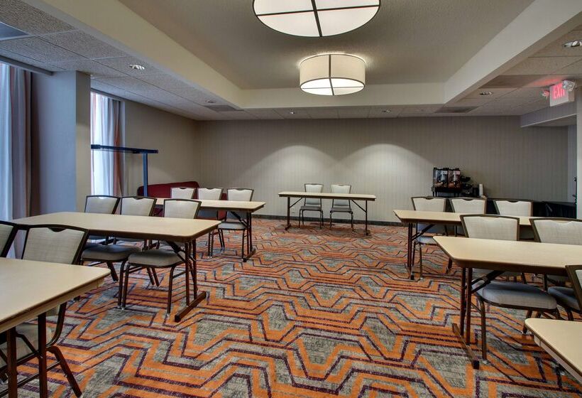 فندق Drury Inn & Suites Evansville East