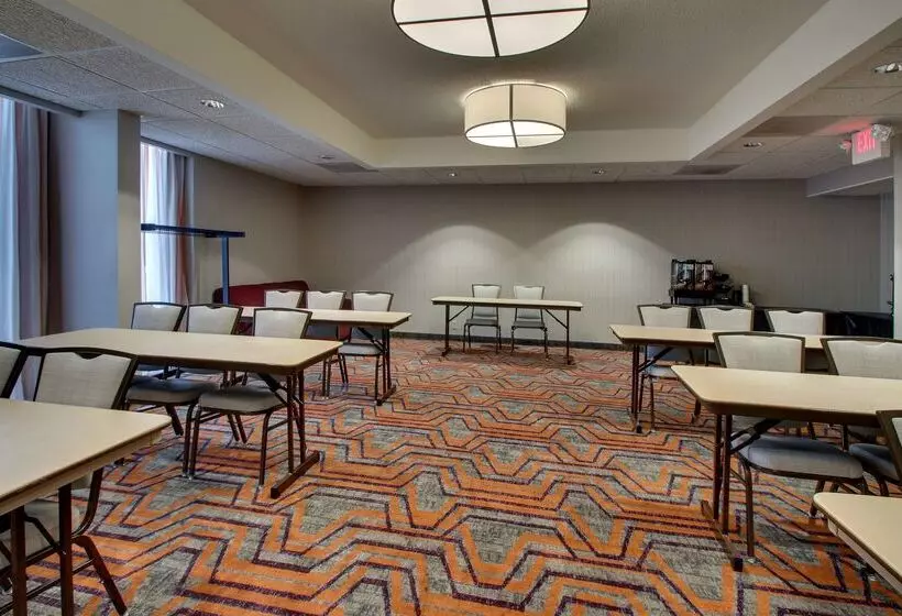 فندق Drury Inn & Suites Evansville East