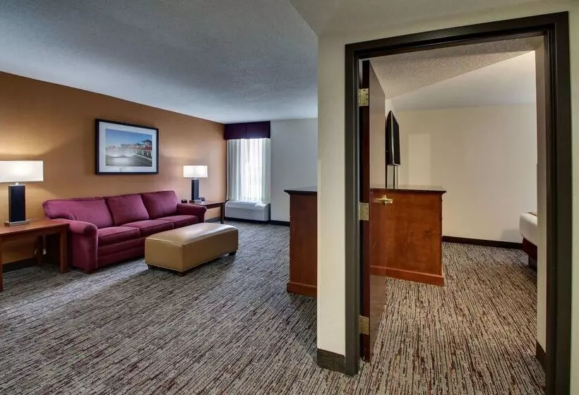 فندق Drury Inn & Suites Evansville East
