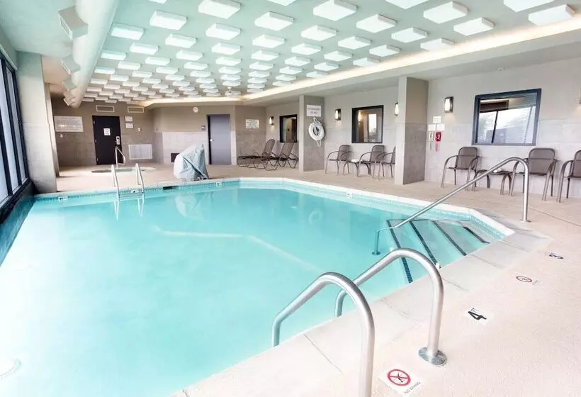 فندق Drury Inn & Suites Kansas City Airport