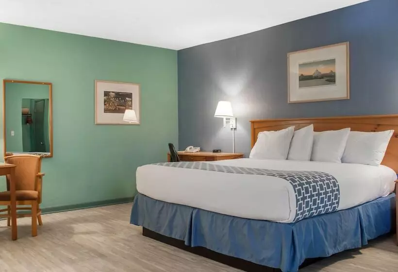 هتل Econo Lodge South