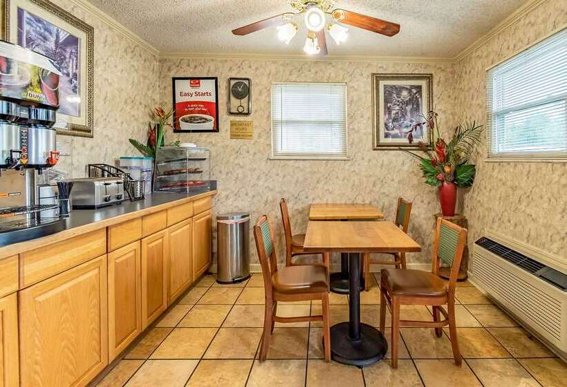 호텔 Econo Lodge Worthington