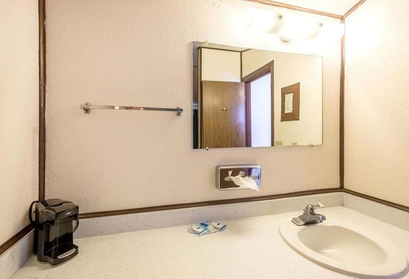 בית מלון כפרי Rodeway Inn Ogallala