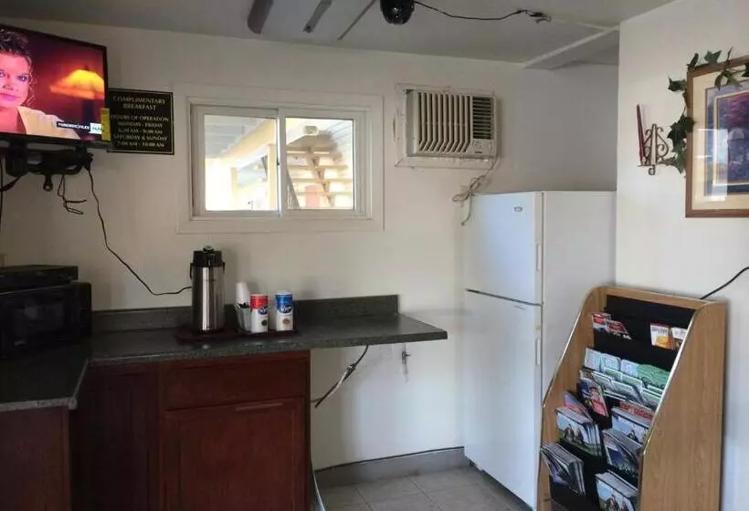 汽车旅馆 Rapids Inn & Suites