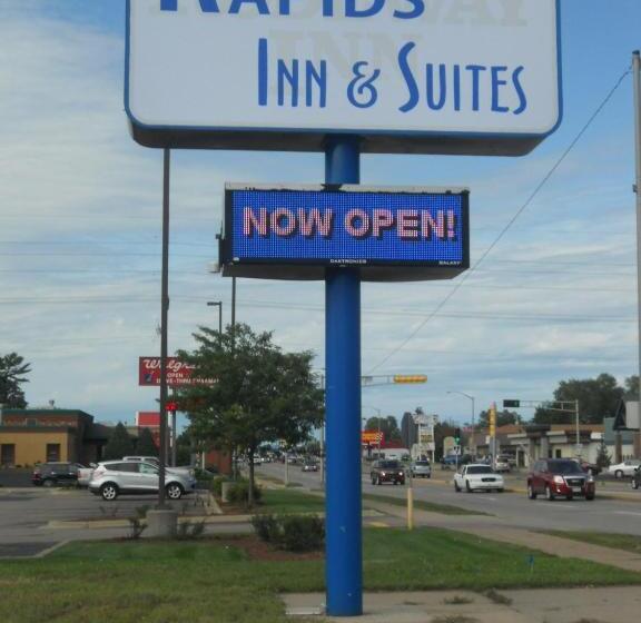모텔 Rapids Inn & Suites