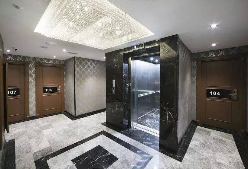 Pell Palace Hotel & Spa