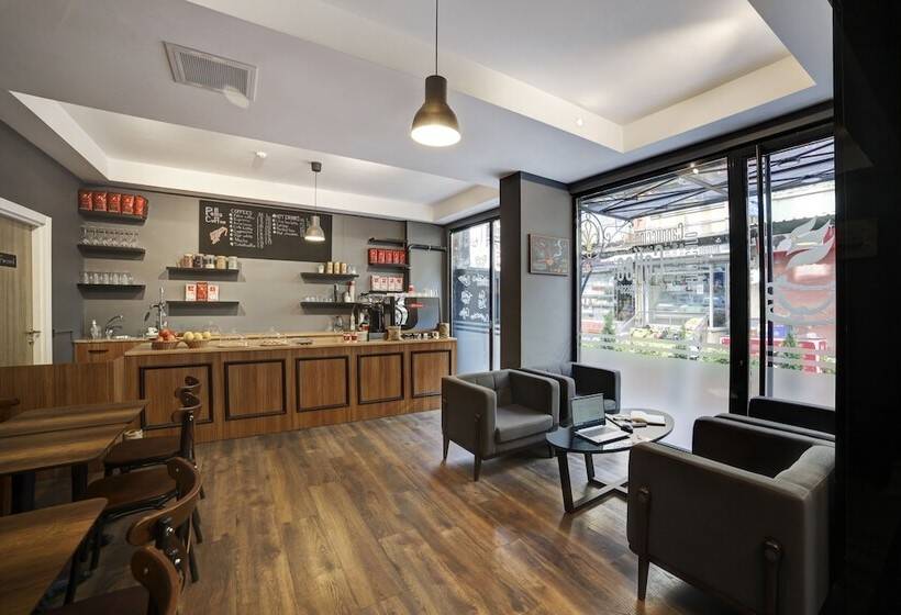 Pell Palace Hotel & Spa