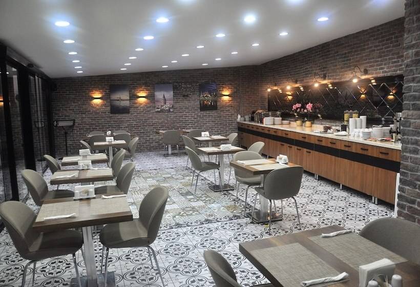 Pell Palace Hotel & Spa