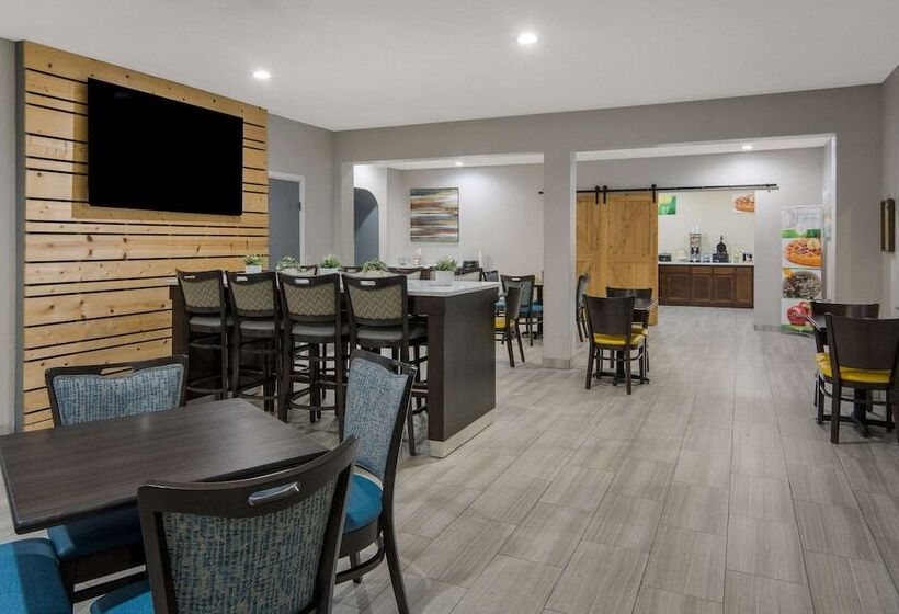 בית מלון כפרי Quality Inn & Suites Roanoke Fort Worth North