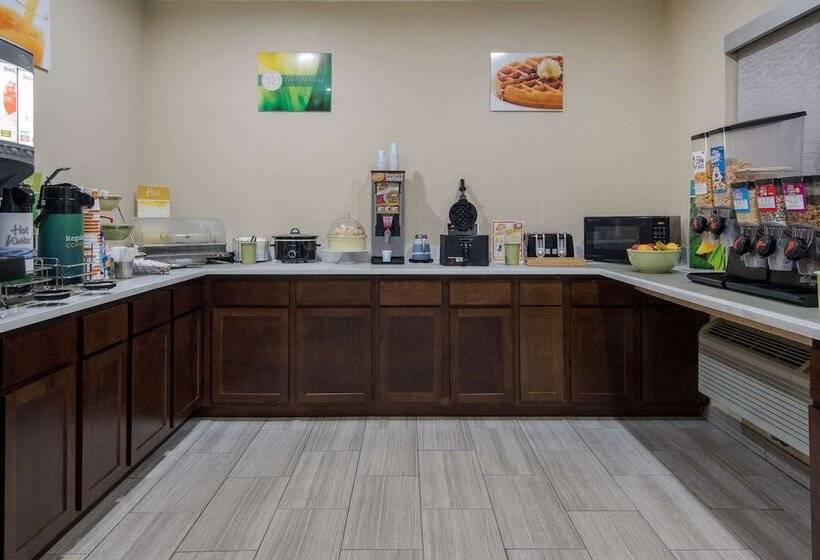 בית מלון כפרי Quality Inn & Suites Roanoke Fort Worth North