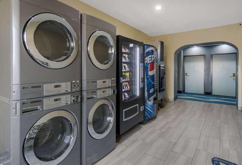 בית מלון כפרי Quality Inn & Suites Roanoke Fort Worth North