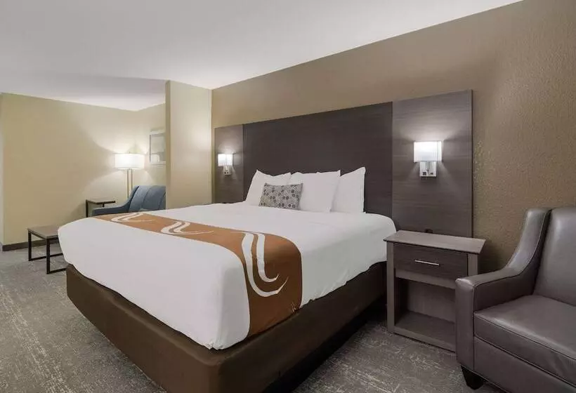 Hotelli Quality Inn & Suites Roanoke   Fort Worth North