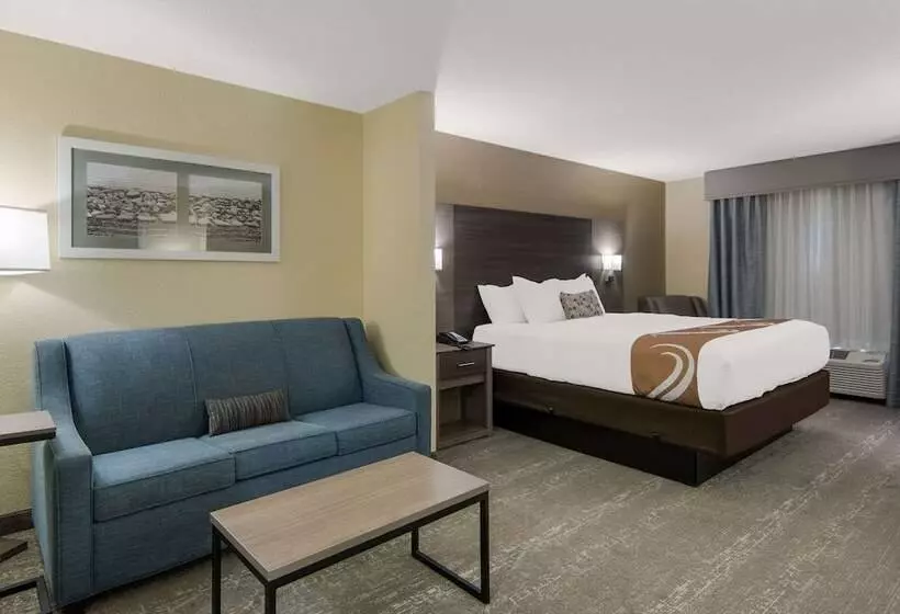 Hotelli Quality Inn & Suites Roanoke   Fort Worth North