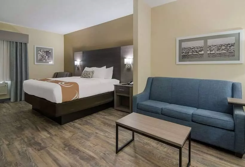 Hotelli Quality Inn & Suites Roanoke   Fort Worth North