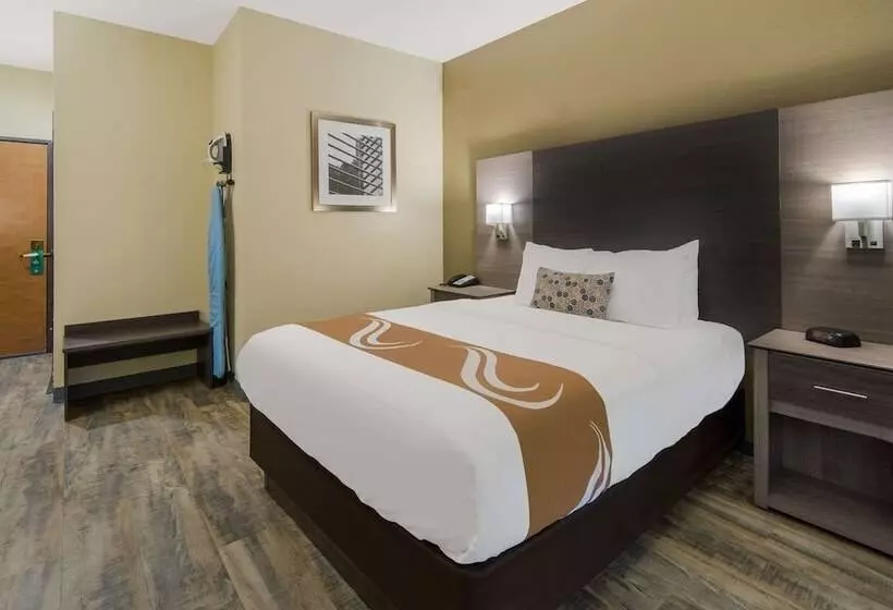 Hotelli Quality Inn & Suites Roanoke   Fort Worth North