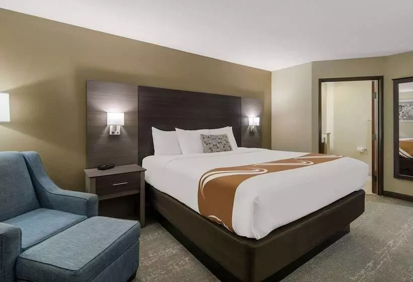 Hotelli Quality Inn & Suites Roanoke   Fort Worth North