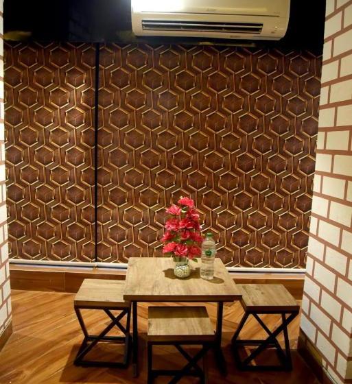 הוסטל Charyana Hotel Ac Dormitory