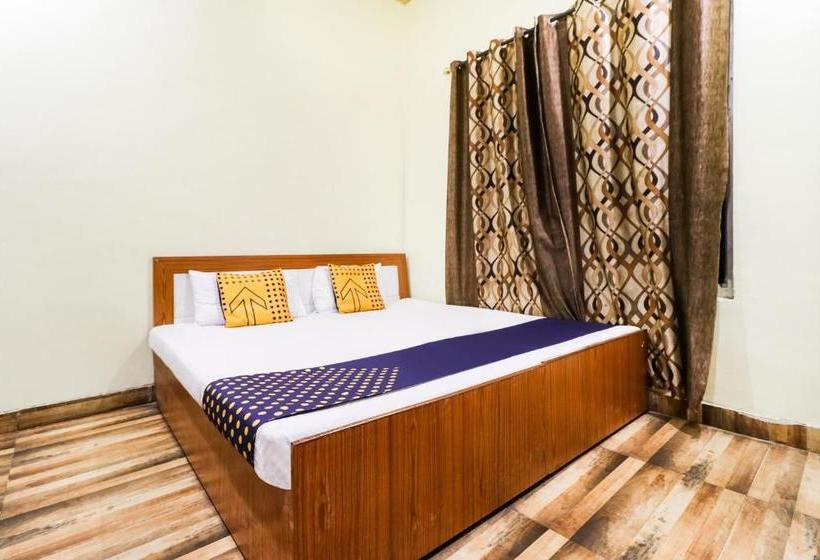 Hotel Spot On 62824  Gold Inn