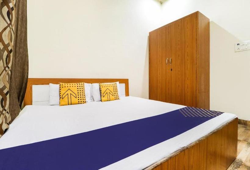 Hotel Spot On 62824  Gold Inn