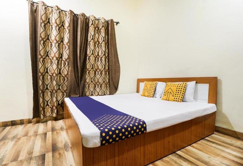 Hotel Spot On 62824  Gold Inn