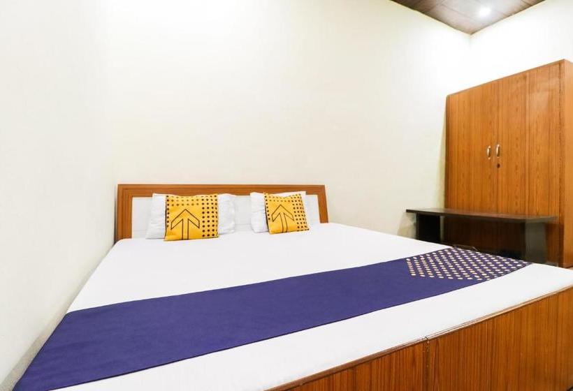 Hotel Spot On 62824  Gold Inn