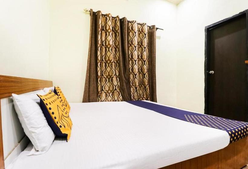 Hotel Spot On 62824  Gold Inn