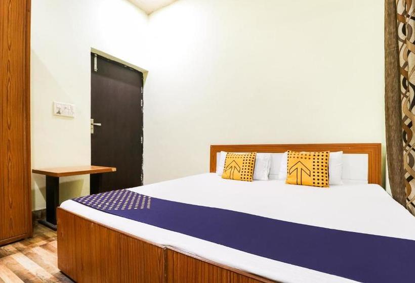 Hotel Spot On 62824  Gold Inn