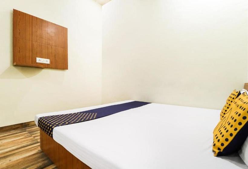 Hotel Spot On 62824  Gold Inn