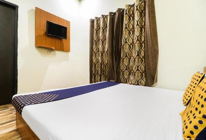 Hotel Spot On 62824  Gold Inn